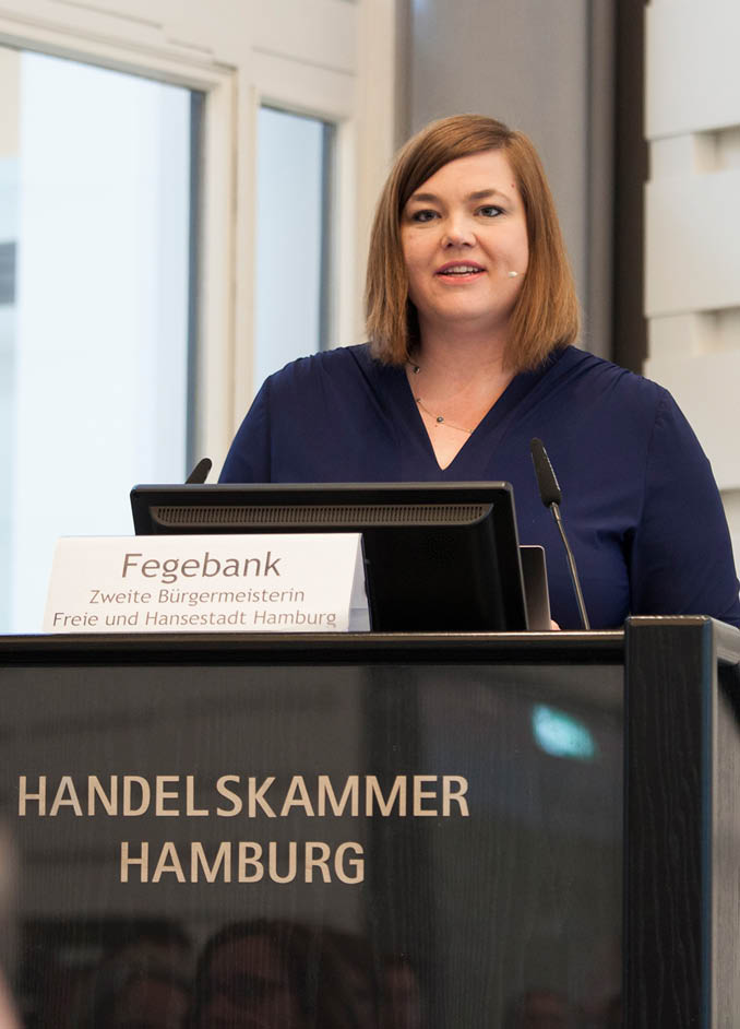 12. Hamburger Mediensymposium. 5.Juli 2022 in der Handelskammer Hamburg. Albert Sch fer Saal. Katharina Fegebank, Zweite B rgermeisterin Hansestadt Hamburg